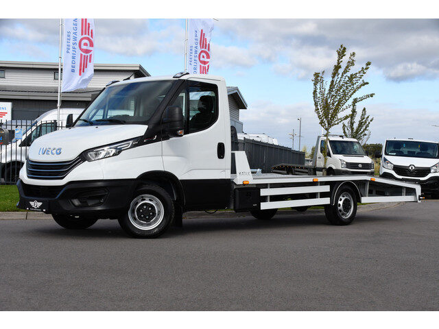 Iveco Daily 35S18 | Oprijwagen | Geveerde stoel | 3,5t trekgw. | Adaptive CC | LED NAV ECC Adaptive