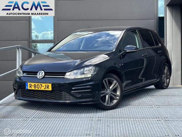Volkswagen Golf 1.0 TSI Highline Business R