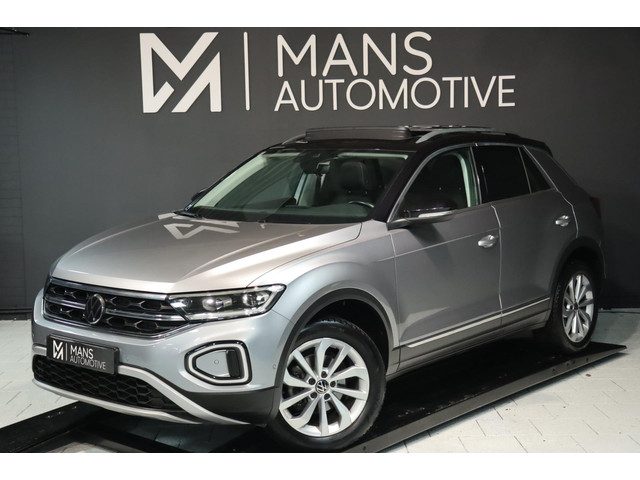 Volkswagen T-Roc 1.5 TSI ACT / PANODAK / VIRTUAL / ACC / KEYLESS / CAMERA / CARPLAY