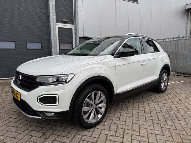 Volkswagen T-Roc 1.5 TSI Sport Business R Navi, LED, Camera, Stoelverwarming etc.