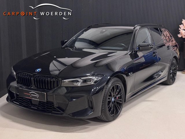 BMW 3 Serie touring 330e M-SPORT | CARBON | LASERLIGHT | VEEL OPTIES!
