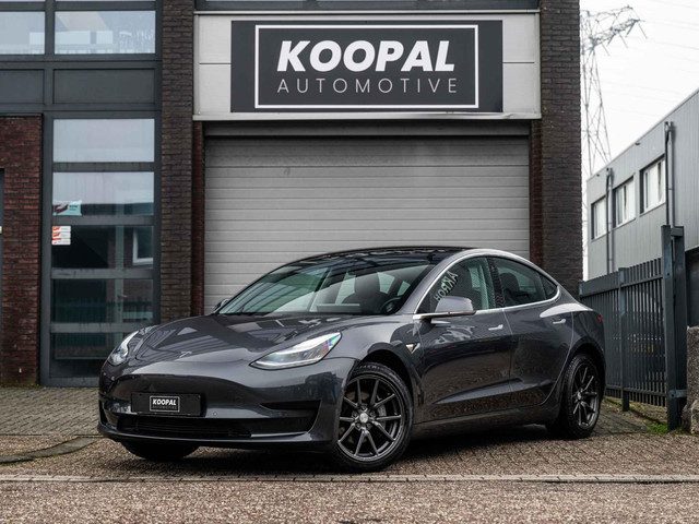Tesla Model 3 Standard RWD Plus 60 kWh | Trekhaak | Full Autopilot | 92% SoH |