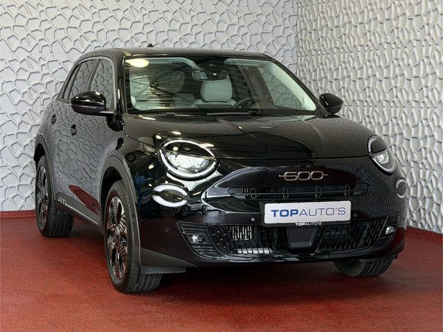 Fiat 600 1.2 HYBRID LA PRIMA ELEK.KLEP 18''LMV LEER MASSAGE ELEK.STOEL CAMERA CARPLAY ADAP.CRUISE ST