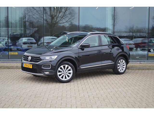 Volkswagen T-Roc 1.5 TSI Style | Trekhaak | Digi. dash | Camera | Stoel- Stuurwielverwarming | Carpl