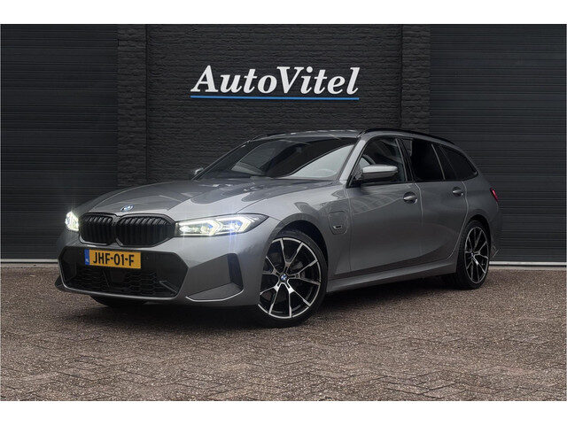 BMW 3 Serie touring 330e M-sport LCI Widescreen | Camera | Adaptive Cruise | Comfort Access