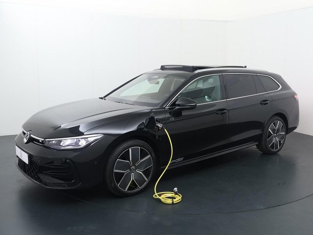 Volkswagen Passat Variant R-Line Edition 1.5 eHybrid 150 kW / 204 PK DSG