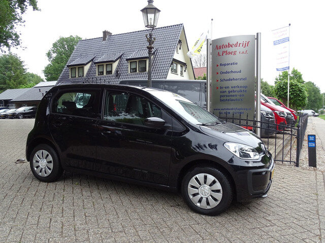 Volkswagen up! 1.0 BMT up! DAB / LANE ASS AUR CAMERA PDC 1e eig