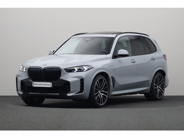 BMW X5 xDrive50e Launch Edition