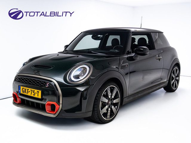 MINI Cooper S Mini 2.0 Resolute Edition 180 PK | Leer | Stoel- en stuurverwarming | Camera | Carplay