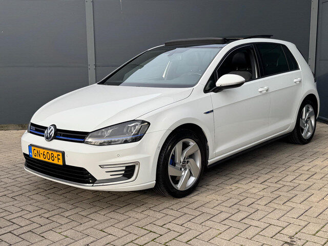 Volkswagen Golf 1.4 TSI GTE / Pano / Leer / Nap / Trekhaak