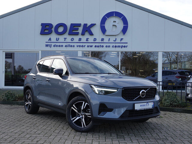 Volvo XC40 2.0 B3 Plus Dark