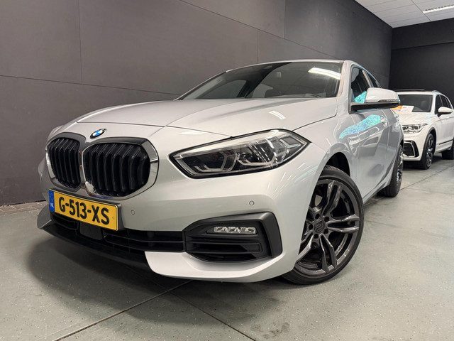 BMW 1 Serie 118i Executive Edition V-COCKPIT/NAVI/LED/CARPLAY/ECC/PDC/CRUISE///