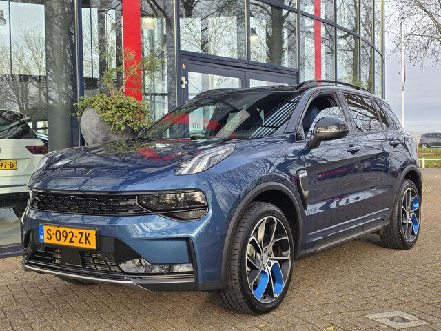 Lynk&Co 01 1.5 AUTOMAAT | Zwarte hemel | Semi Black Line | Rolhoes | Navigatie | Panodak | ECC | PDC