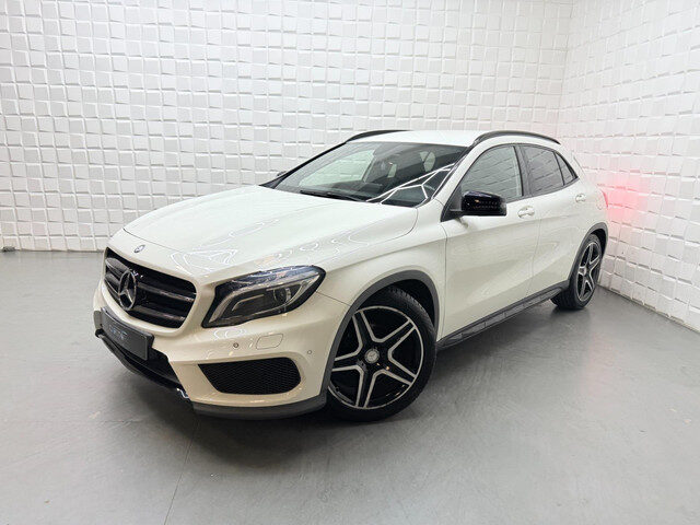 Mercedes-Benz GLA 200 AMG NIGHT PDC LEER NAVI NAP