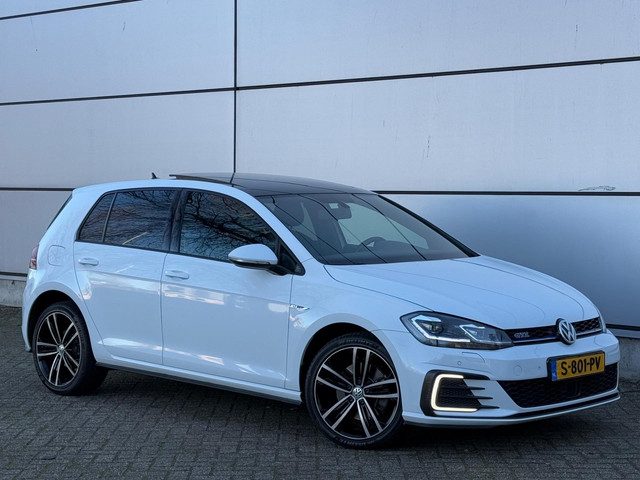 Volkswagen Golf 1.4 TSI PHEV GTE 2e Eignr |DSG |Pano |LED |Stoelverw |Sfeer |Front Assist |Trekhaak