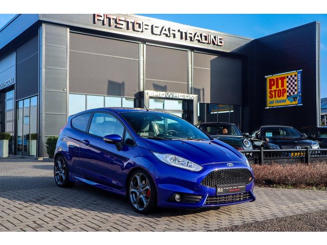 Ford Fiesta 1.6 ST2, 182 PK, Style-pakket, Voorruitverwarming, Cruise!