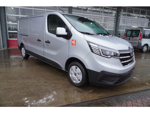 Renault Trafic 2.0 Blue dCi 130 T30 L2H1 Red Edition