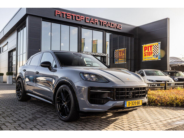 Porsche Cayenne Coupé 3.0 E-Hybrid, MY2024, GTS, Artic Grau, Sport Design, Full Option!
