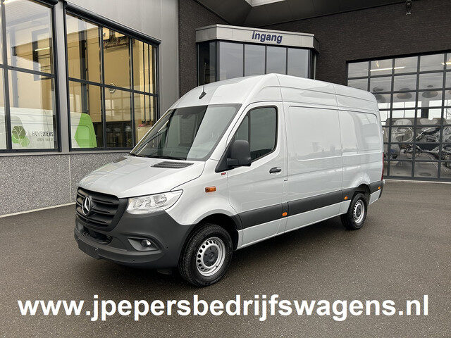 Mercedes-Benz Sprinter 317 CDI L2 H2 MBUX / 360 Camera / Navigatie / Cruise control / Airco / 270 Gr