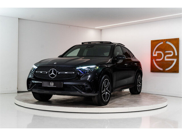 Mercedes-Benz GLC Coupé 400e 4MATIC AMG 381PK | Pano | Burmester | Sfeer | Carbon | Trekhaak | BOMVO