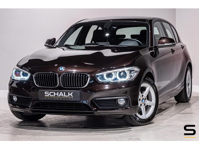 BMW 1 Serie 118i|Trekhaak|PDC voor+achter|StoelV|5-d|LED|APK