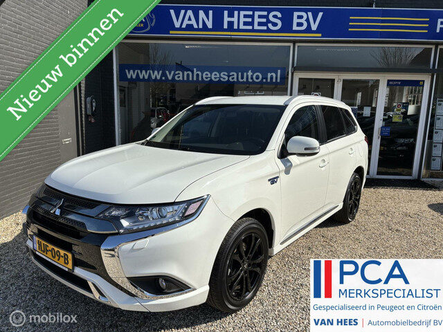 Mitsubishi Outlander 2.4 PHEV Intense+ standkachel alcantara navigatie stoelverwarming camera