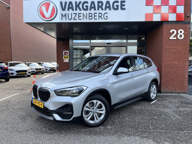 BMW X1 xDrive25e Executive // GROOT NAVI // CAMERA // CRUISE // CLIMA // STOEL VERWARMING // ELEK. K