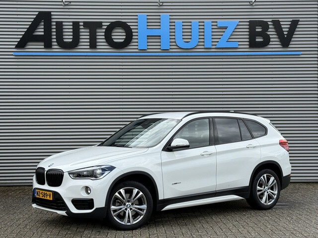 BMW X1 sDrive18i Executive Sport Line 18 Inch Navigatie PDC Stuurverwarming