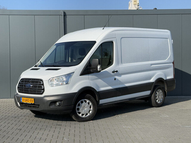 Ford Transit 350 2.0 TDCI 131 PK / L2H2 / 2.8 TON TREKKEN / 1e EIG. / AIRCO / CRUISE / PDC