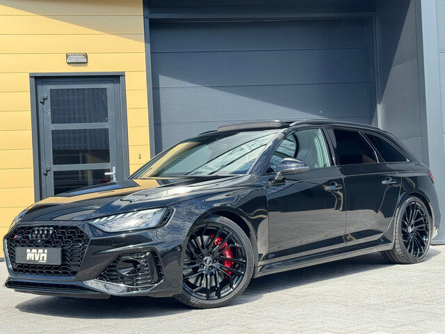 Audi A4 Avant 2.9 TFSI RS4 Quattro - Facelift - RS Seats - Pano - Virtual - 360 Camera - 20'' - B&O