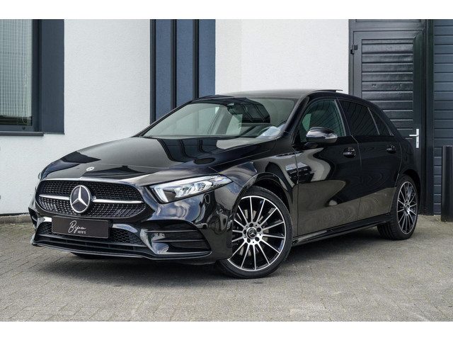 Mercedes-Benz A-Klasse 250 e AMG Line PANO / TREKHAAK / CAMERA