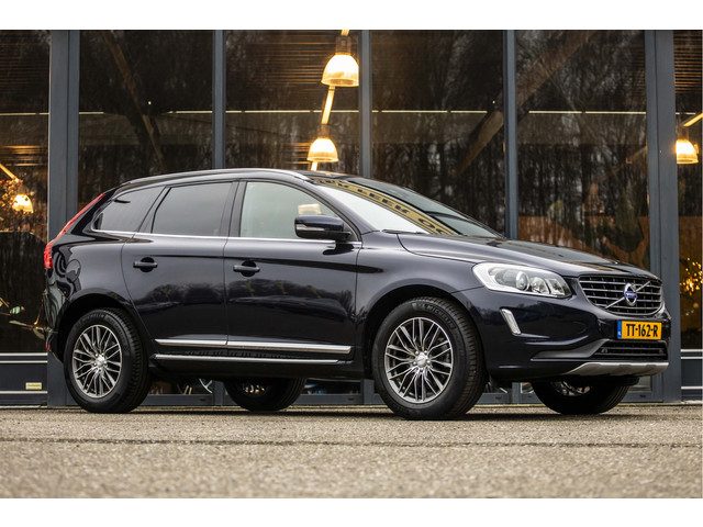 Volvo XC60 2.0 T5 FWD Momentum