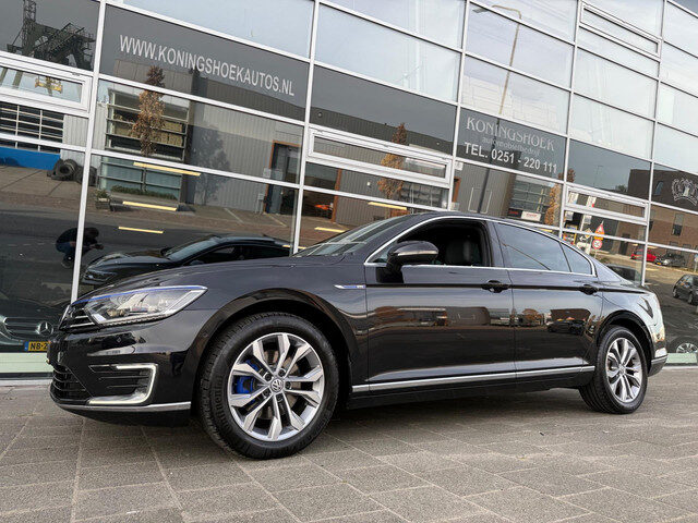 Volkswagen Passat 1.4 TSI GTE Connected Series Plus