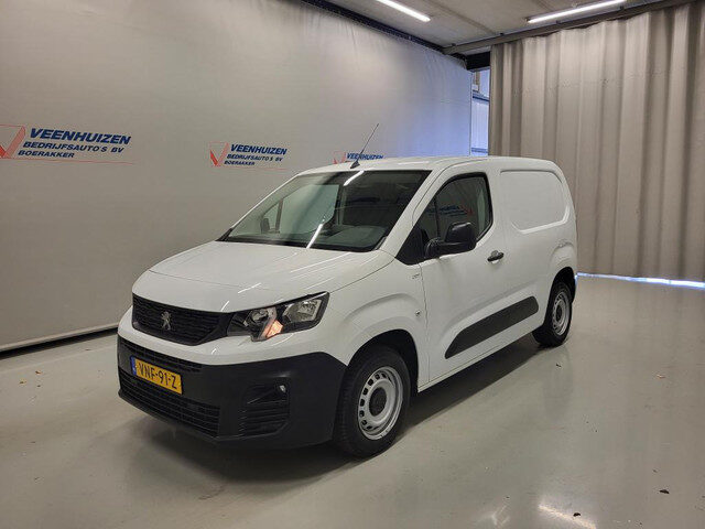 Peugeot Partner 1.2PureTech 111pk Benzine!