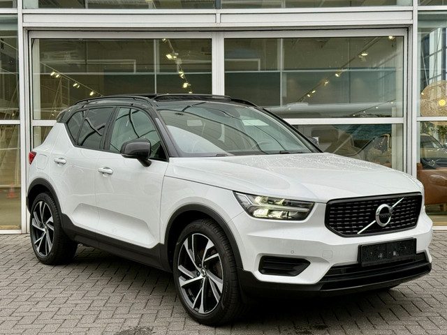 Volvo XC40 T5 262PK Recharge R-Design| FULL Options! 20''LM