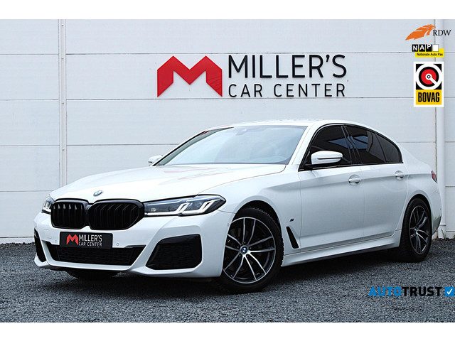 BMW 5 Serie 520i M-SPORT Laser Memory Camera Sfeerverlichting Leder