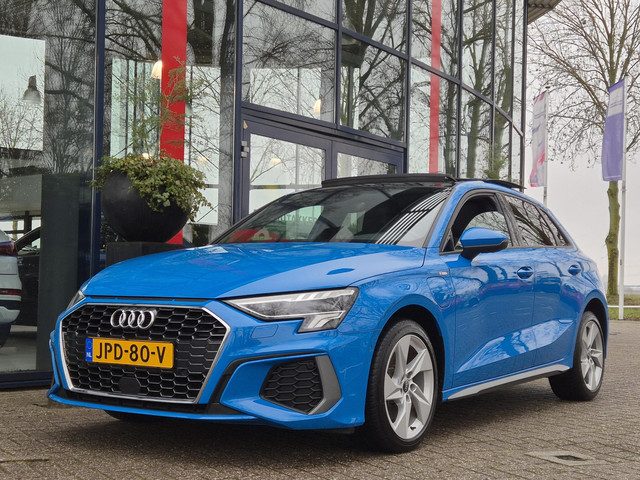 Audi A3 Sportback 40 TFSI e S-LINE | TURBOBLAUW | Panoramadak | LED | Cruise Control | Climate Contr