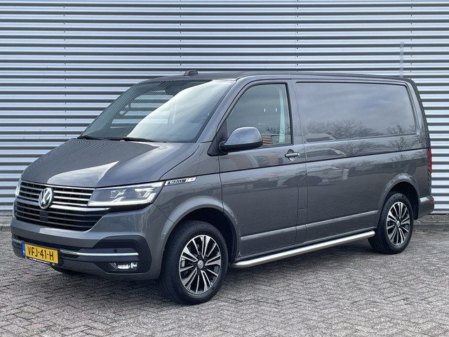 Volkswagen Transporter 2.0TDI 150PK L1H1 BULLI Automaat Leer Trekhaak Camera Adaptive cruise LED