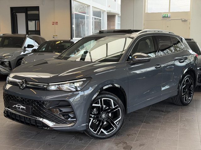 Volkswagen Tiguan 1.5 TSI R Line Pano / 360 / Massage /