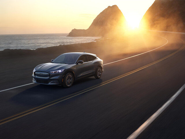 Ford Mustang Mach-E Standard RWD 75 kWh