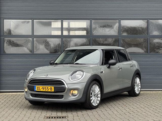 MINI Cooper 1.5 ONE FIRST SALT