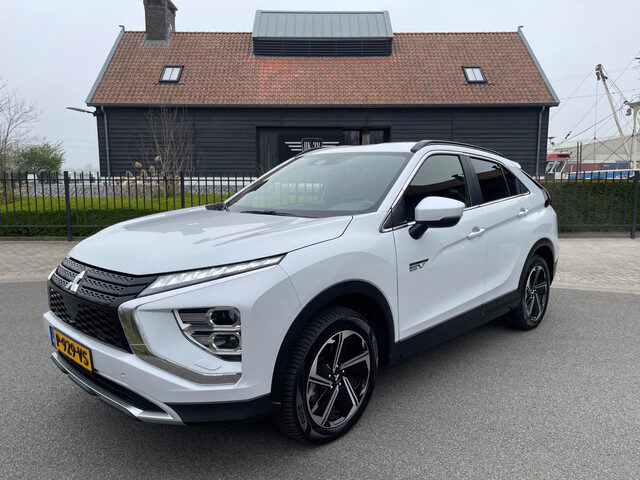 Mitsubishi Eclipse Cross 2.4 PHEV 188Pk Plug-in Hybride Intense+ Navigatie Camera Trekhaak