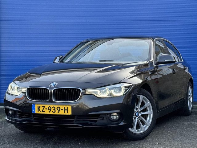 BMW 3 Serie 320i High Executive| Dealer onderh. | M-Stuur | Leder