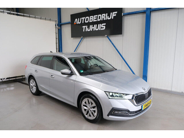 Škoda Octavia Combi 1.5 TSI First Edition - N.A.P. Airco, Cruise, PDC, Navi, Trekhaak.