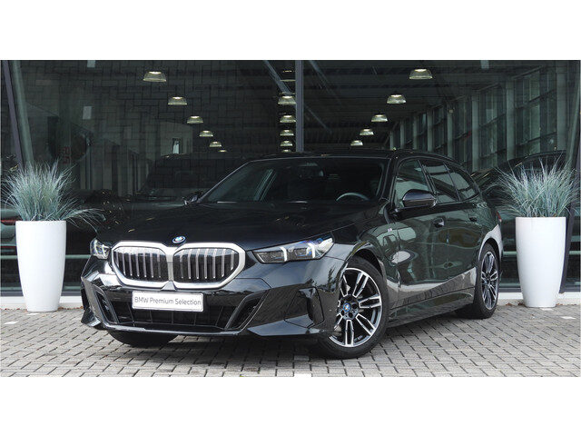 BMW 5 Serie touring 530e M Sport Automaat