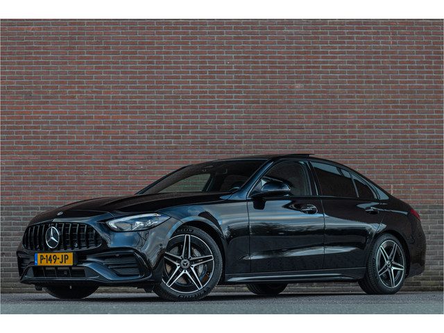Mercedes-Benz C-Klasse 180 AMG Line, Origineel NL, Panoramadak, Leder, Carplay, Stoelverwarming, Cam