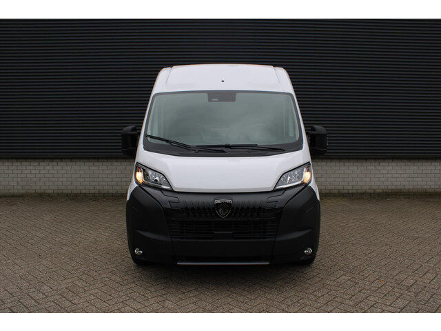 Peugeot Boxer 2.2 HDi 140PK L2H2 3,5T I Zwaar | Trekhaak 3.000KG Trekgewicht I Pack Techno I Verzwaa