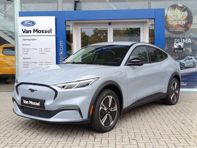 Ford Mustang Mach-E Standard RWD 75 kWh