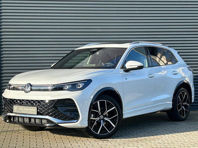 Volkswagen Tiguan 1.5 eTSI R-Line | Nieuw model | Pano | HuD | Trekhaak | Keyless | Fabrieksgarantie