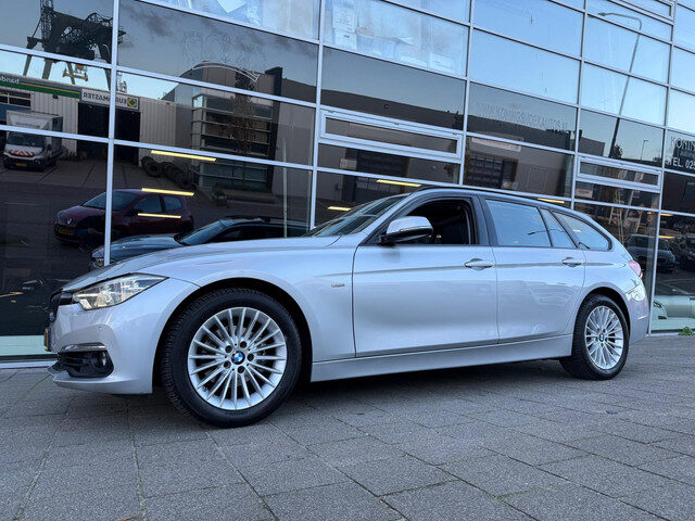 BMW 3 Serie touring 318i Corporate Lease High Executive